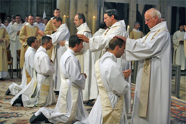 Kinh cầu cho các Linh mục Công giáo.